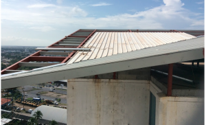 Instalación de cubierta de techo T100